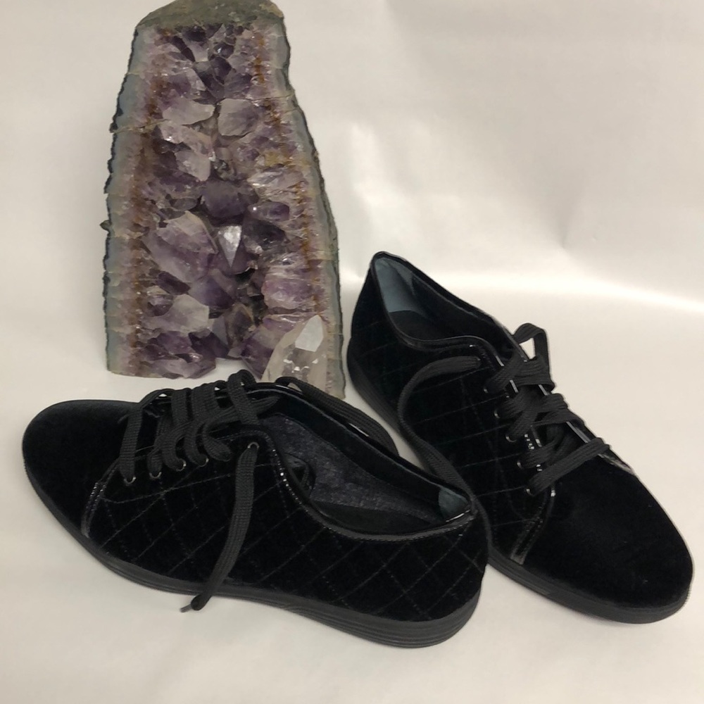 Aquatalia Glenda Quilted Velvet tennis shoe